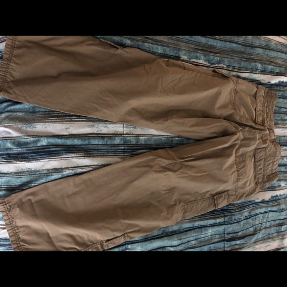 Old Navy light weight Cargo Pants - Picture 3 of 3